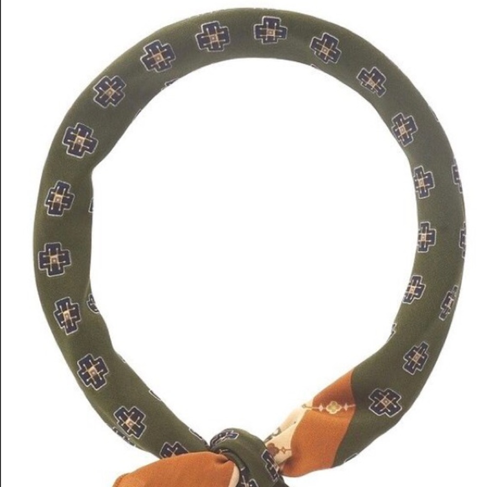 BEAUTIFUL NECKERCHIEF - Picture 3 of 5